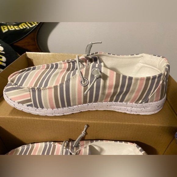 {True Craft} Multi Stripe Chulka Bungee Comfort Sneakers - Picture 2 of 6